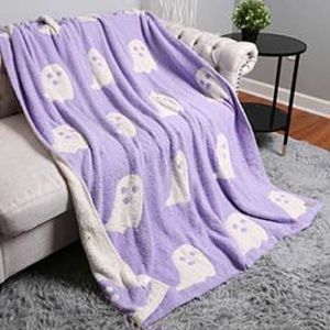Ghost blanket lavender